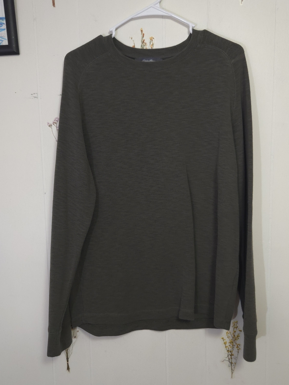 Eddie Bauer Long Sleeve Crewneck Shirt in Olive
